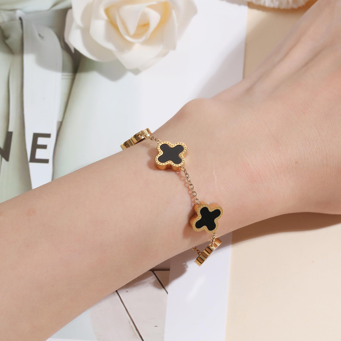 18K Gold Plated Clover Lucky Bracelet for Women White/Black/Red/Green Bracelets Cute Bracelets Jewelry Gifts Trendy for Women